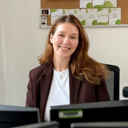 PIN Recruiterin Lara Mathes